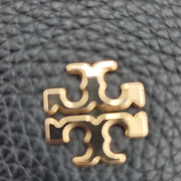 Tory Burch Carter Adjustable Shoulder Bag - Picture 10 of 14